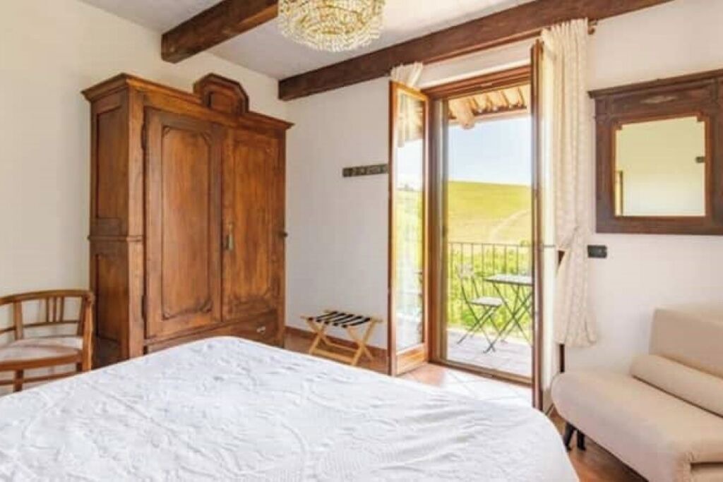 Photo of Bedroom in Barbaresco
