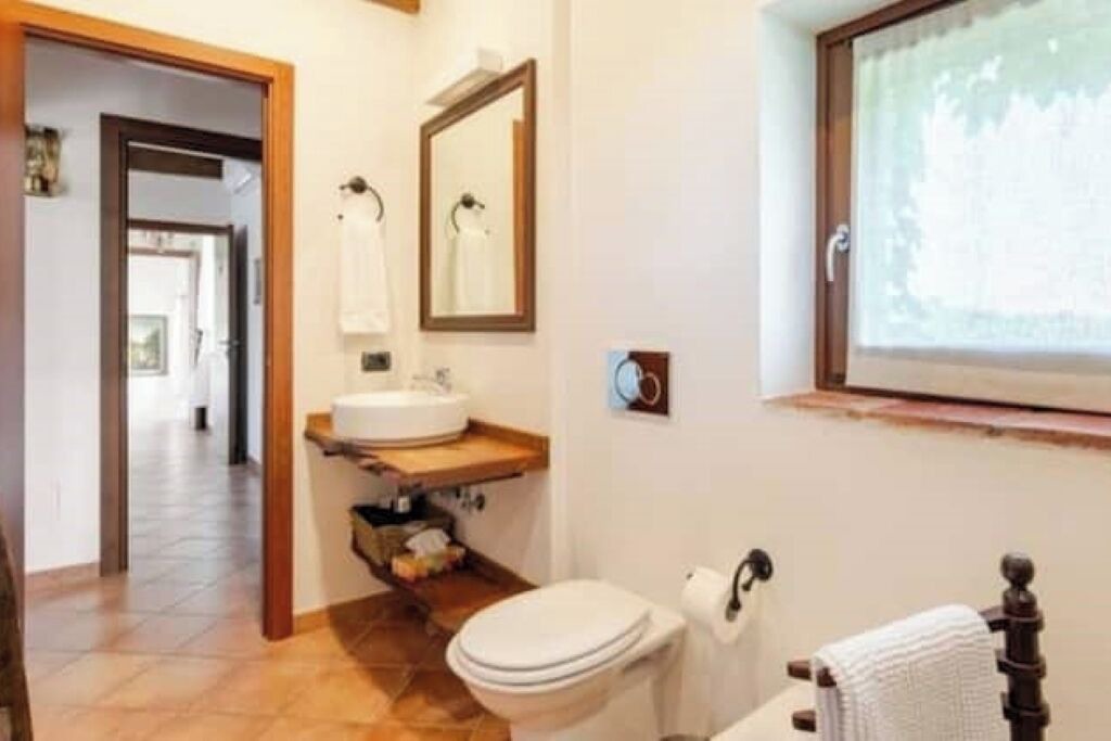 Photo of Bathroom in Barbaresco