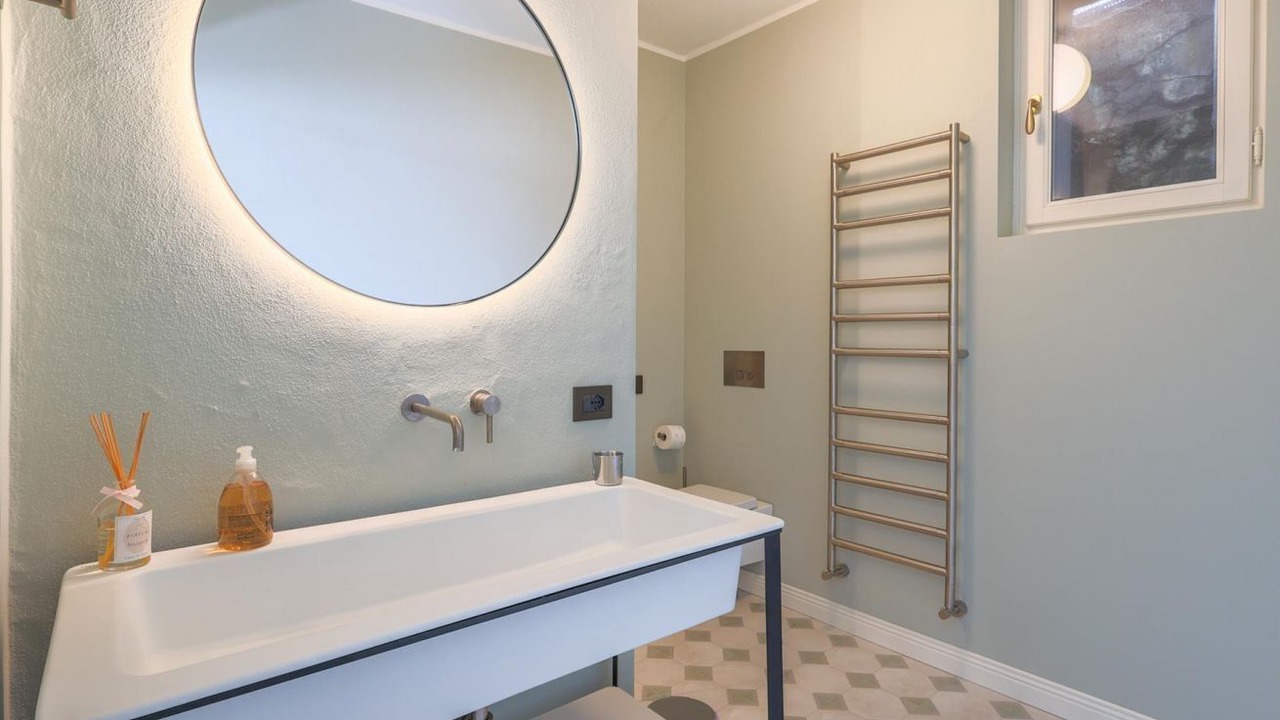 Photo of Bathroom in Colonno