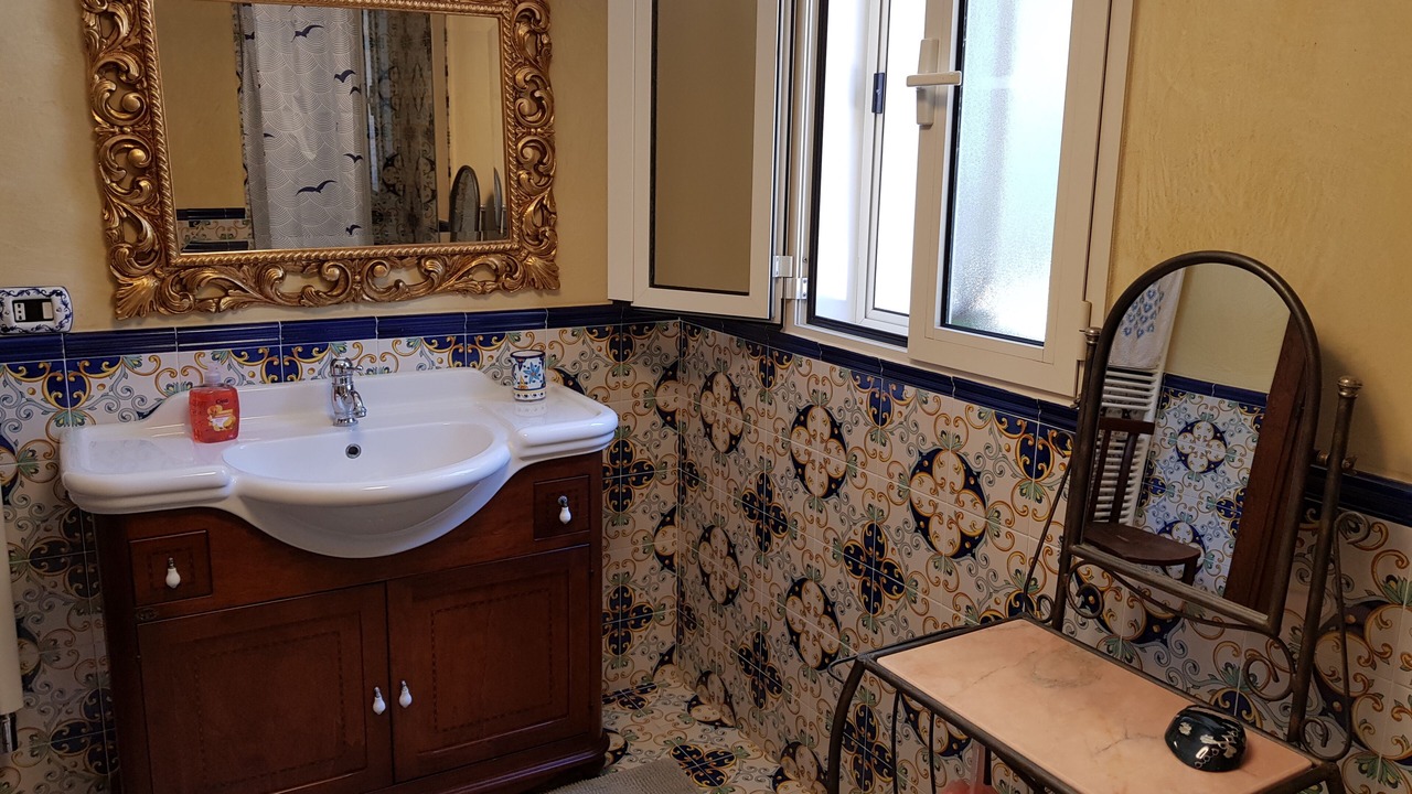 Photo of Bathroom in Oria