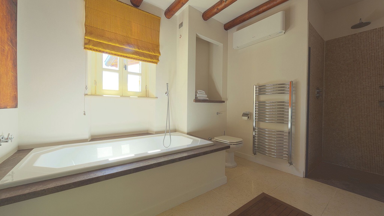 Photo of Bathroom in Menaggio