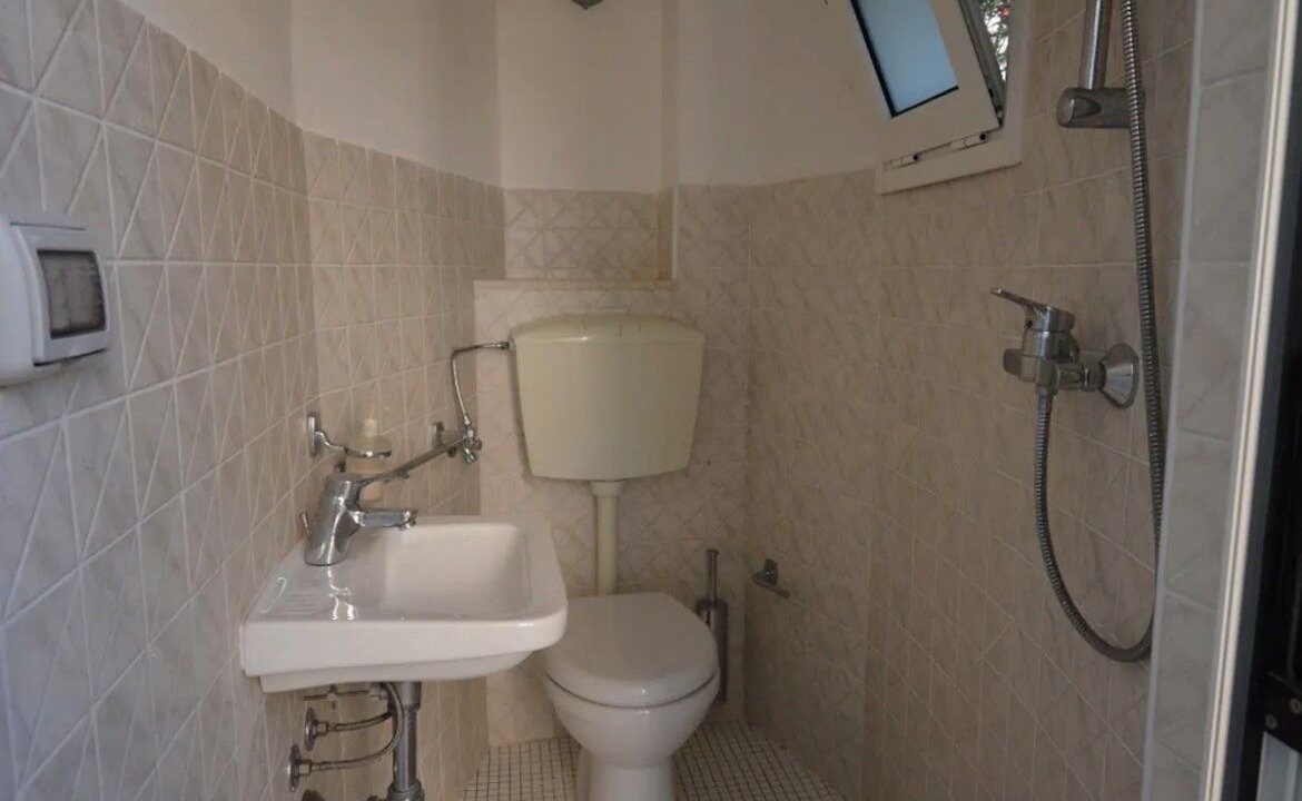 Photo of Bathroom in Matino