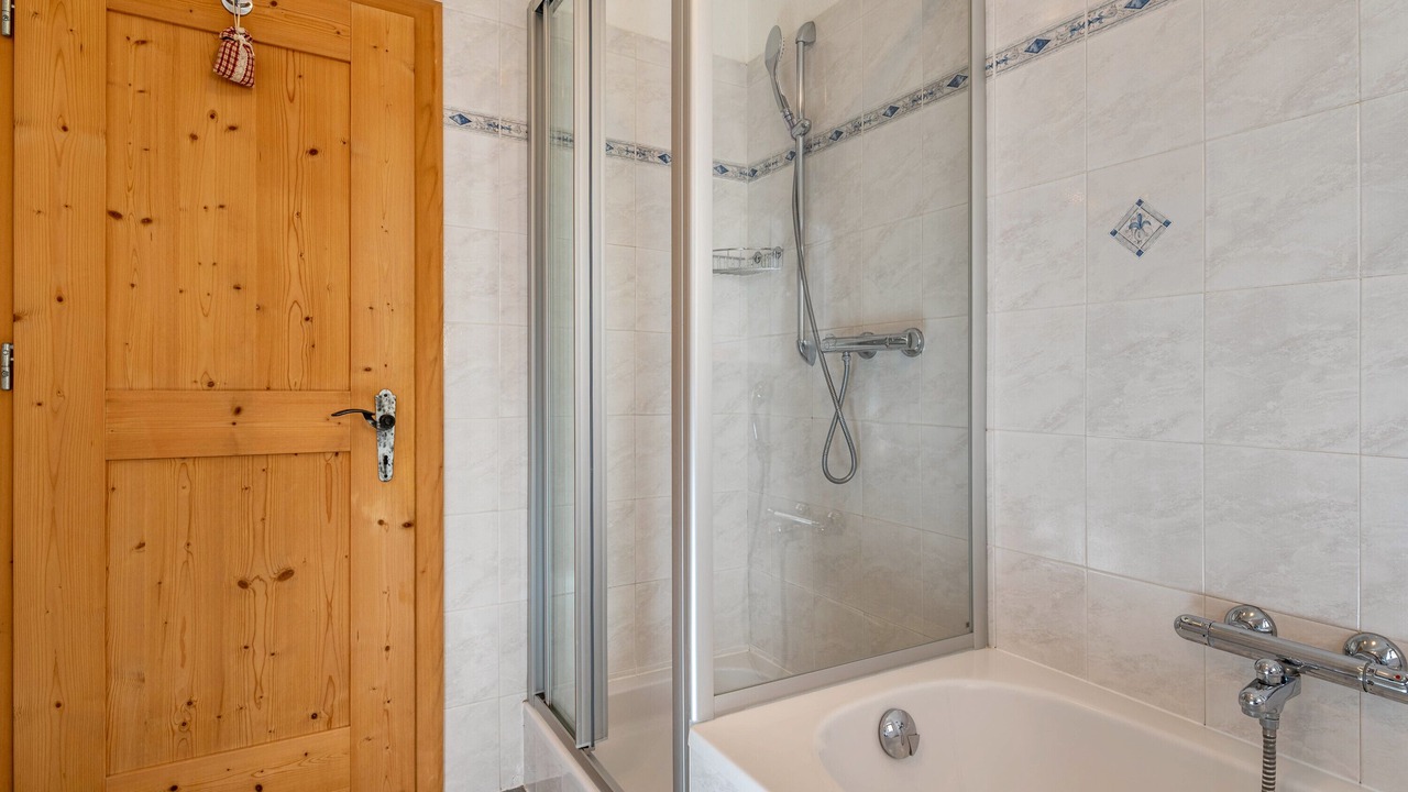 Photo of Bathroom in Albions