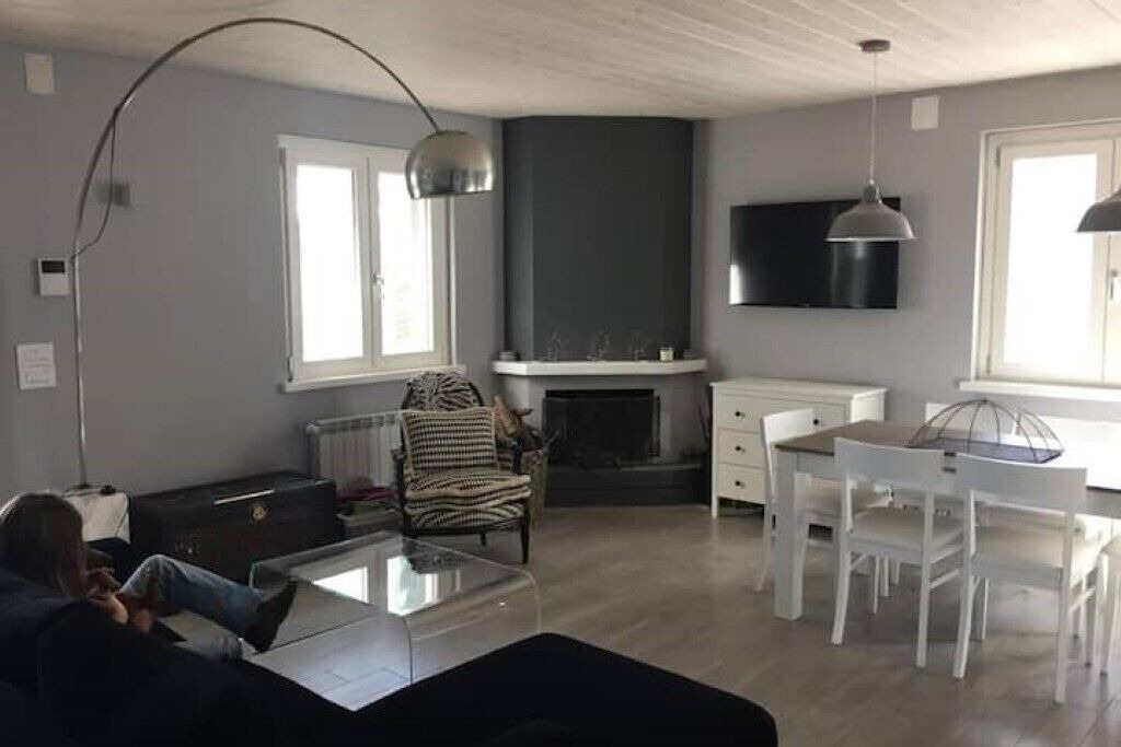 Photo of Livingroom in Amaroni