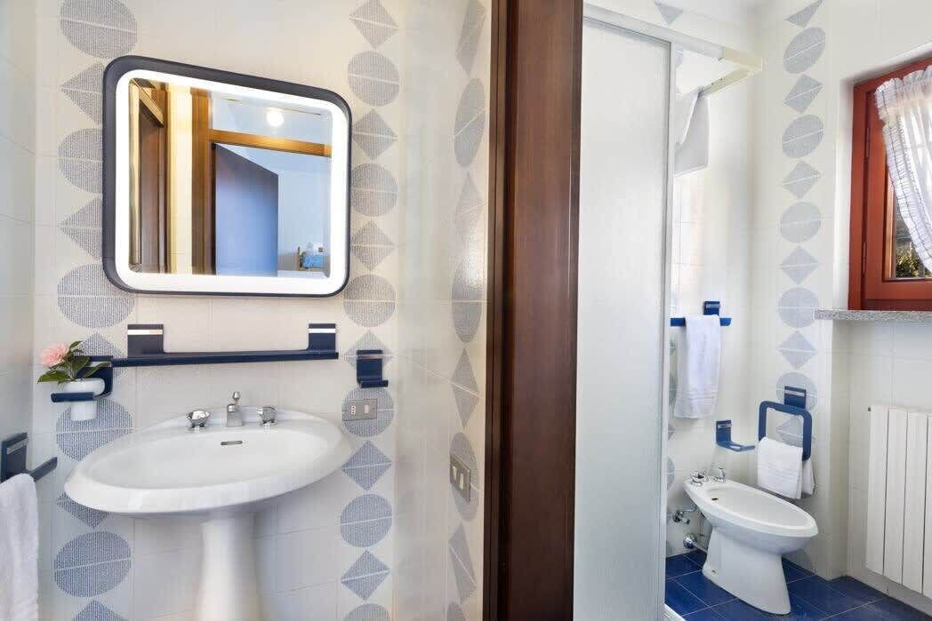 Photo of Bathroom in Lesa