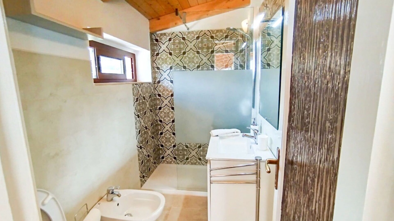 Photo of Bathroom in Zambrone