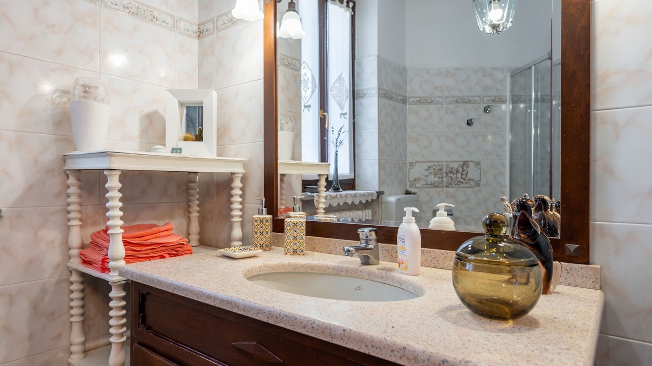Photo of Bathroom in Montegrosso dʼAsti