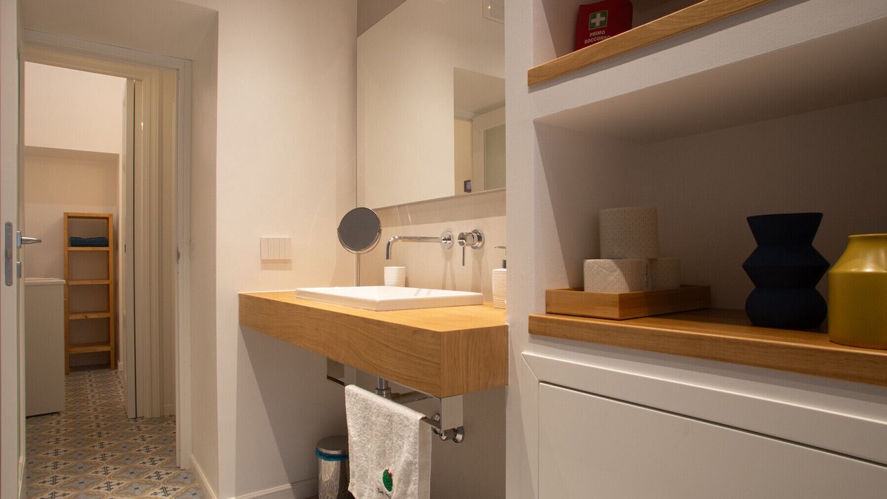 Photo of Bathroom in Brindisi Histotic Center