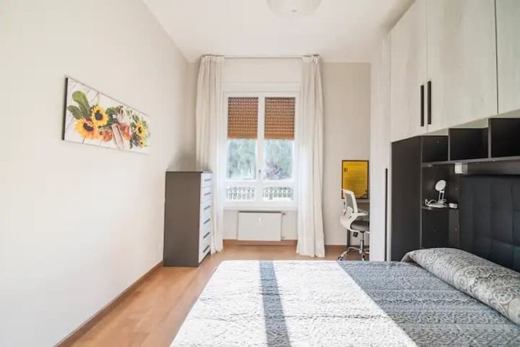 Photo of Bedroom in Como