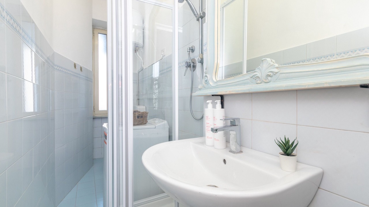 Photo of Bathroom in Cenisia