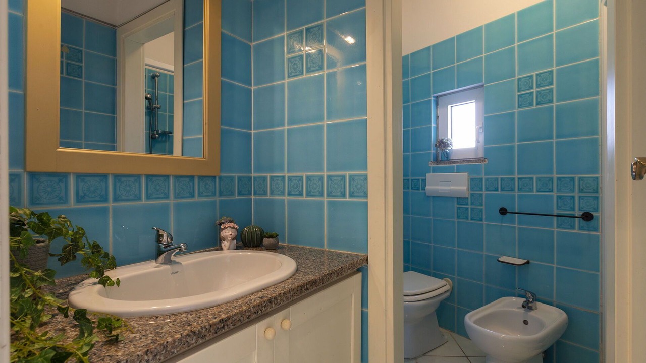 Photo of Bathroom in Canneddi