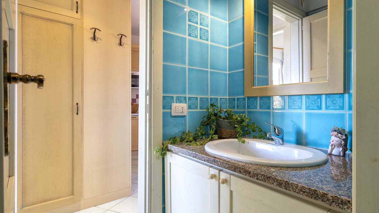Photo of Bathroom in Canneddi