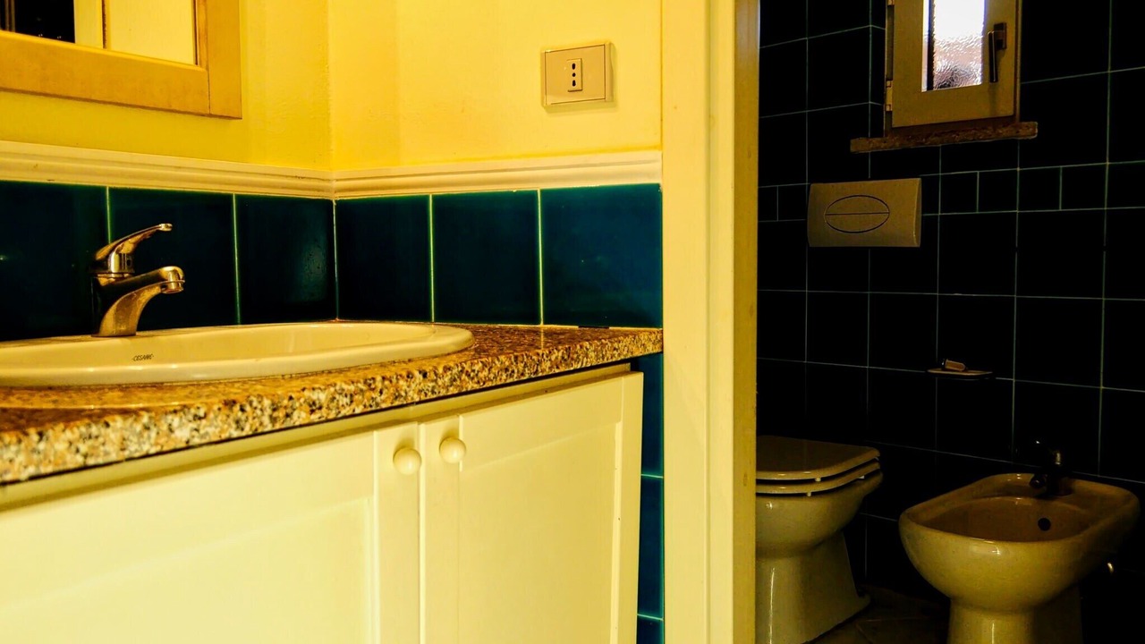 Photo of Bathroom in Canneddi