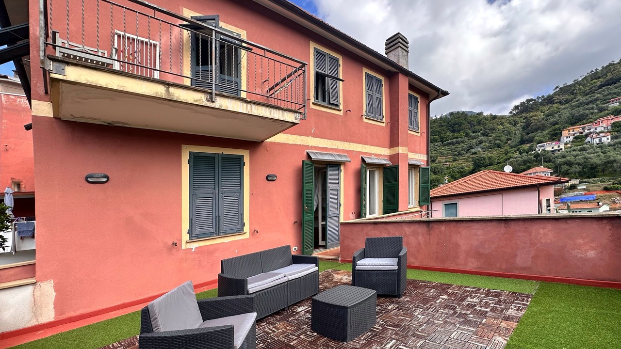 Photo of Patio Balcony in Castiglione Chiavarese