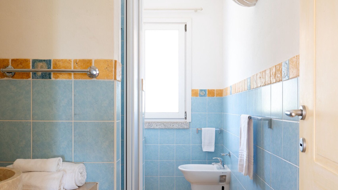 Photo of Bathroom in Case Peschiera-Lu Fraili