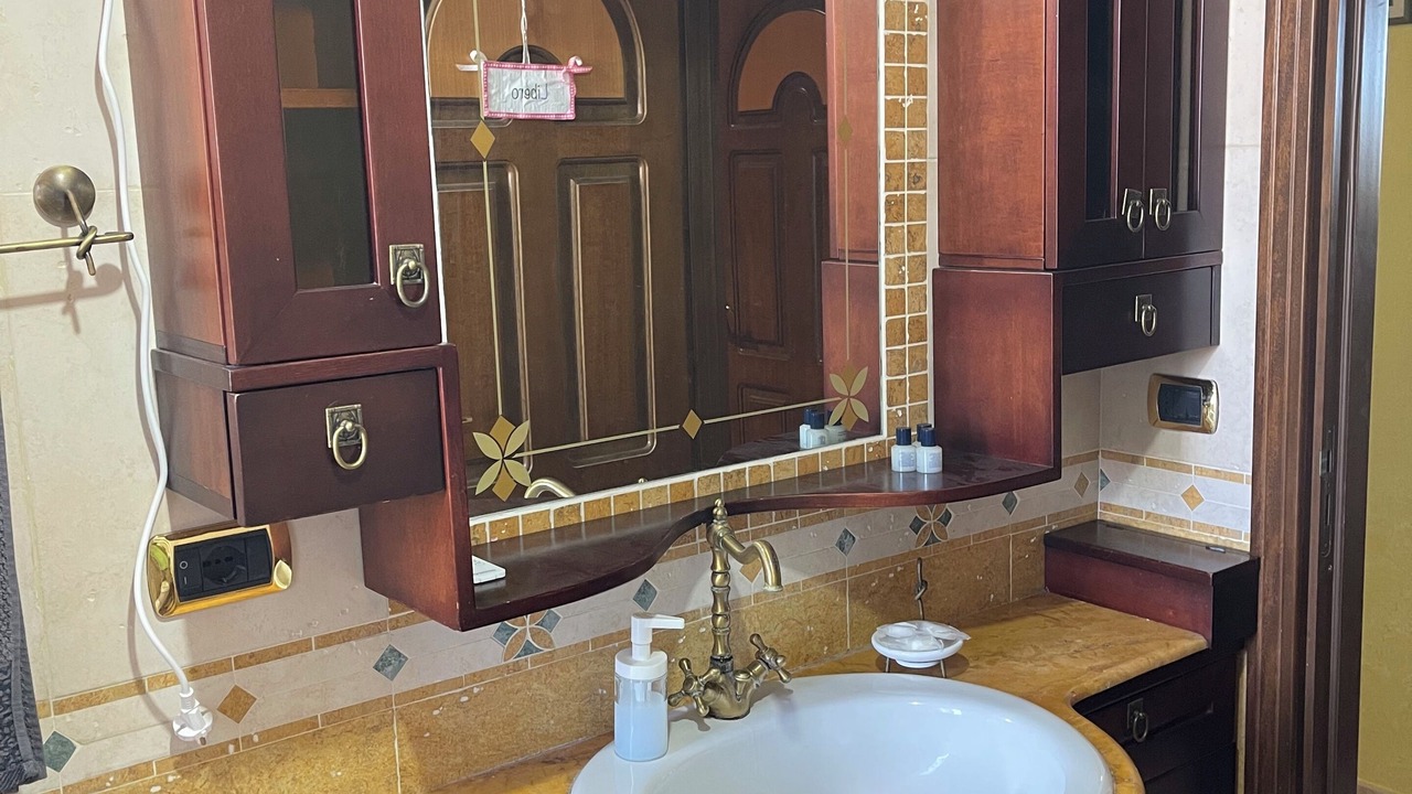 Photo of Bathroom in Eboli