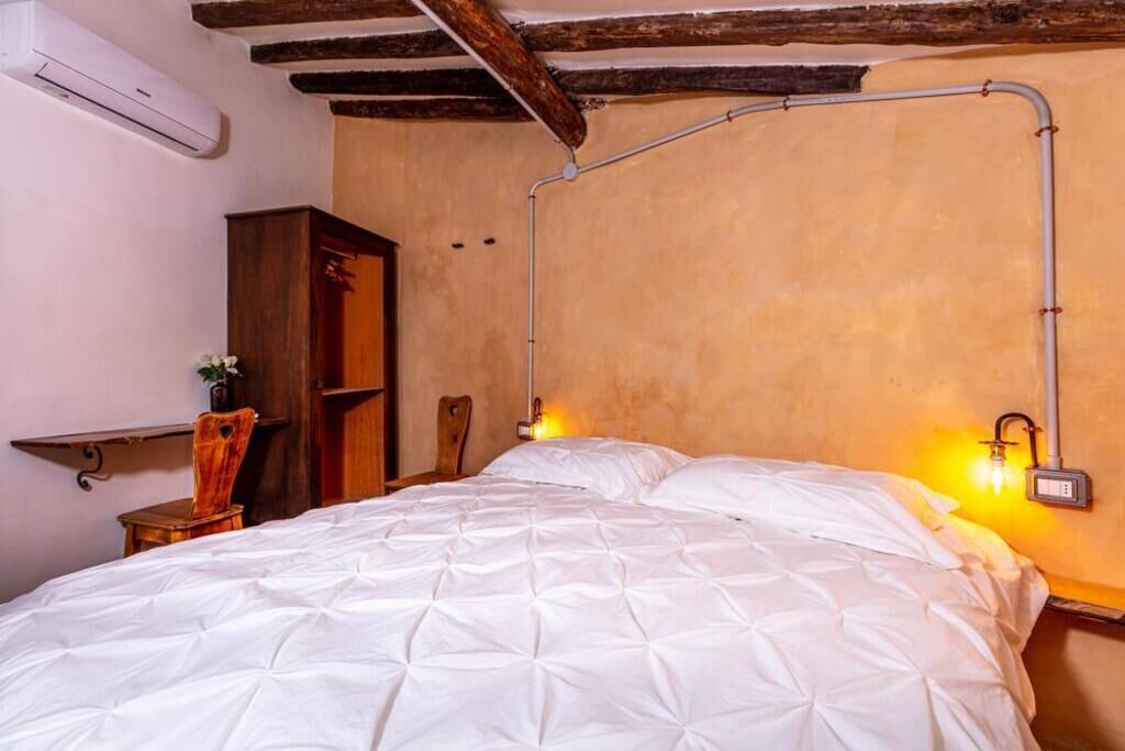 Photo of Bedroom in Calice Ligure
