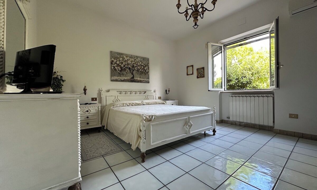 Photo of Bedroom in Latina Lido