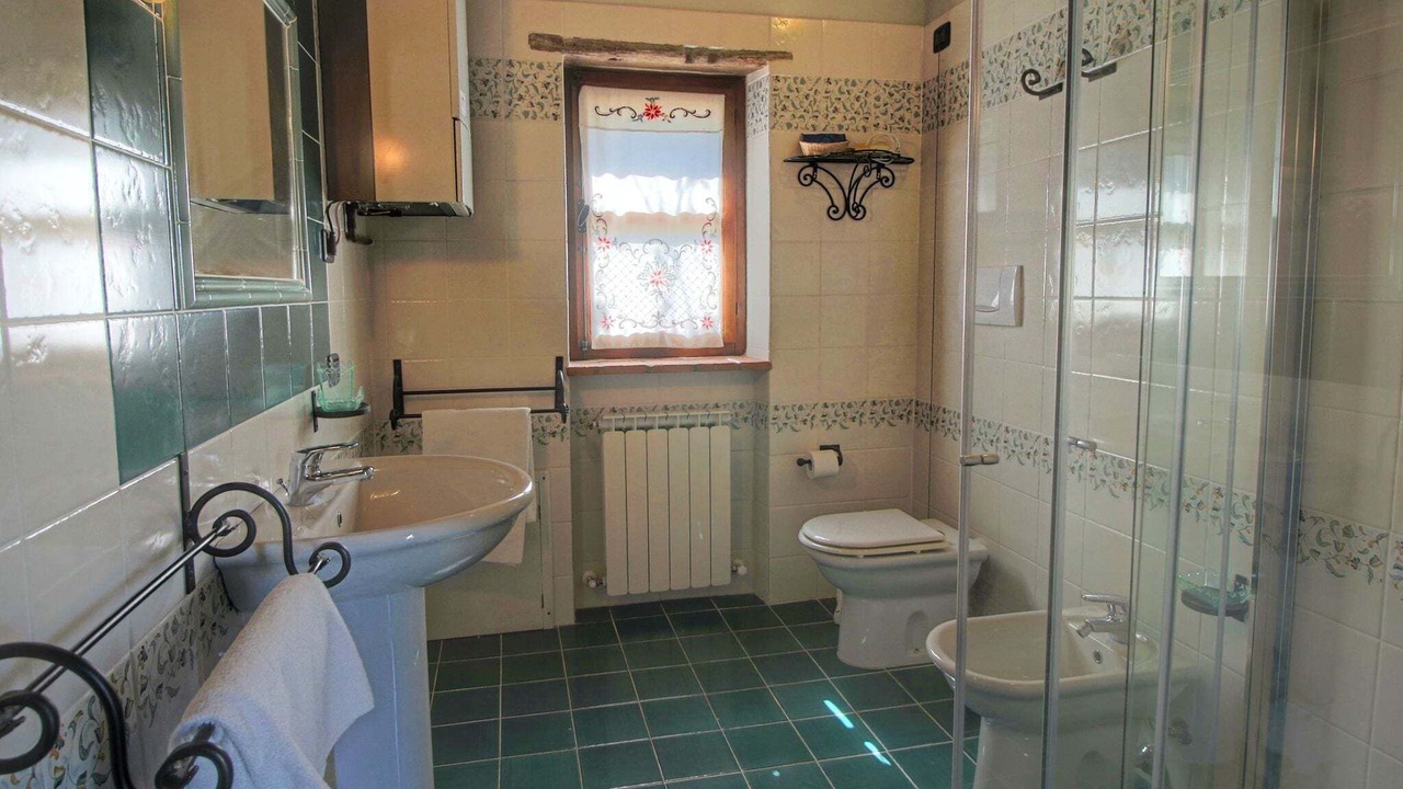 Photo of Bathroom in Todi