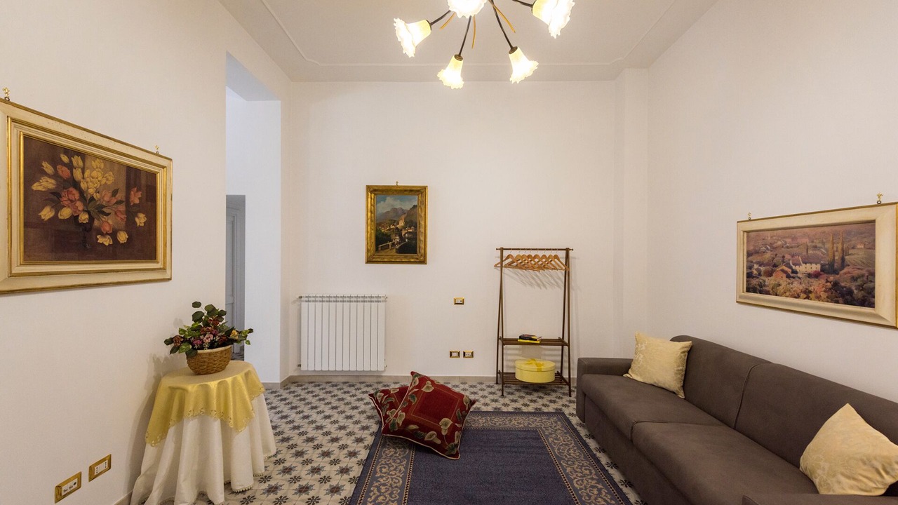 Photo of Livingroom in Historical Downtown Salerno