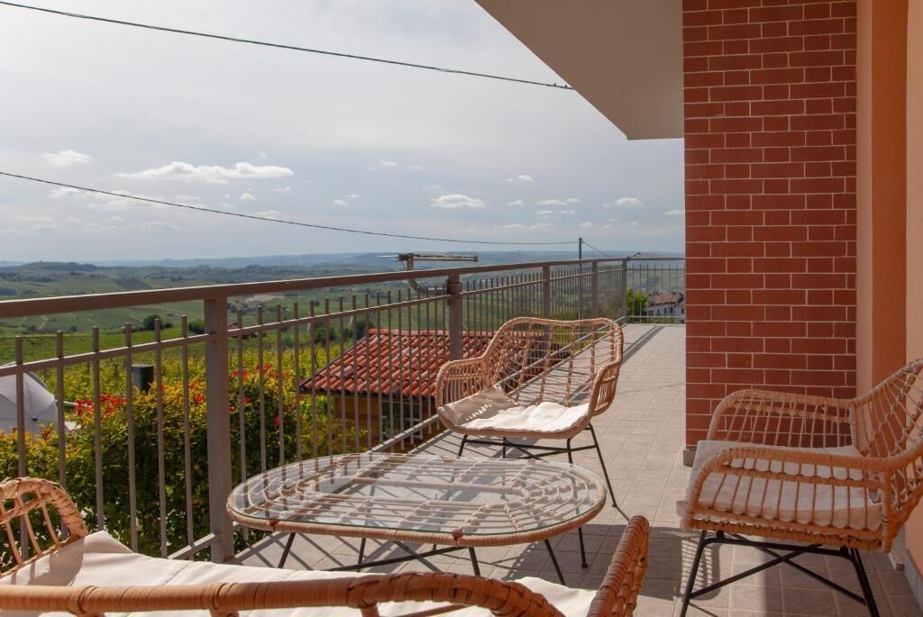 Photo of Patio Balcony in Castiglione Tinella