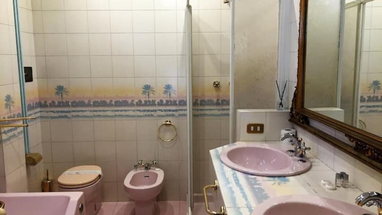 Photo of Bathroom in Ovest