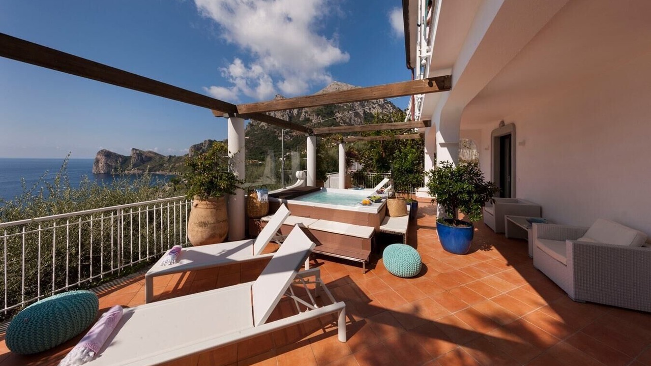 Photo of Outdoor in Sirenuse