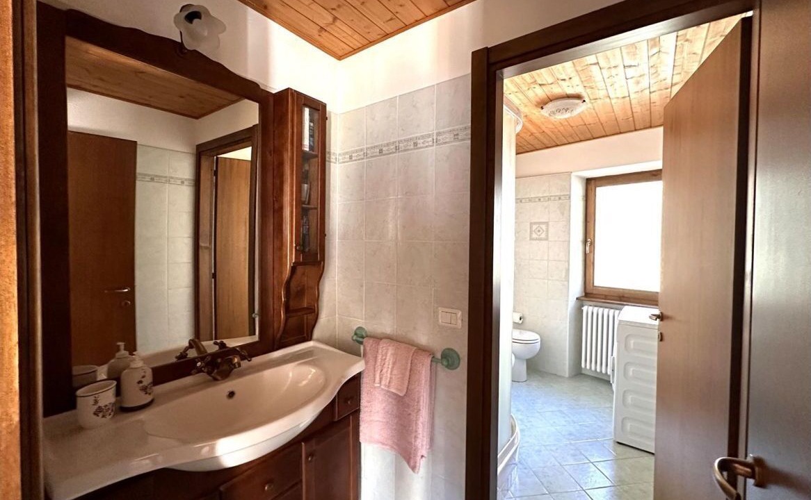 Photo of Bathroom in Colonno