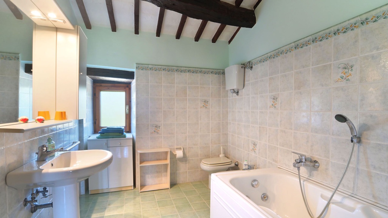Photo of Bathroom in Paciano