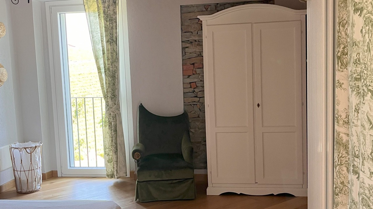 Photo of Bedroom in Mango