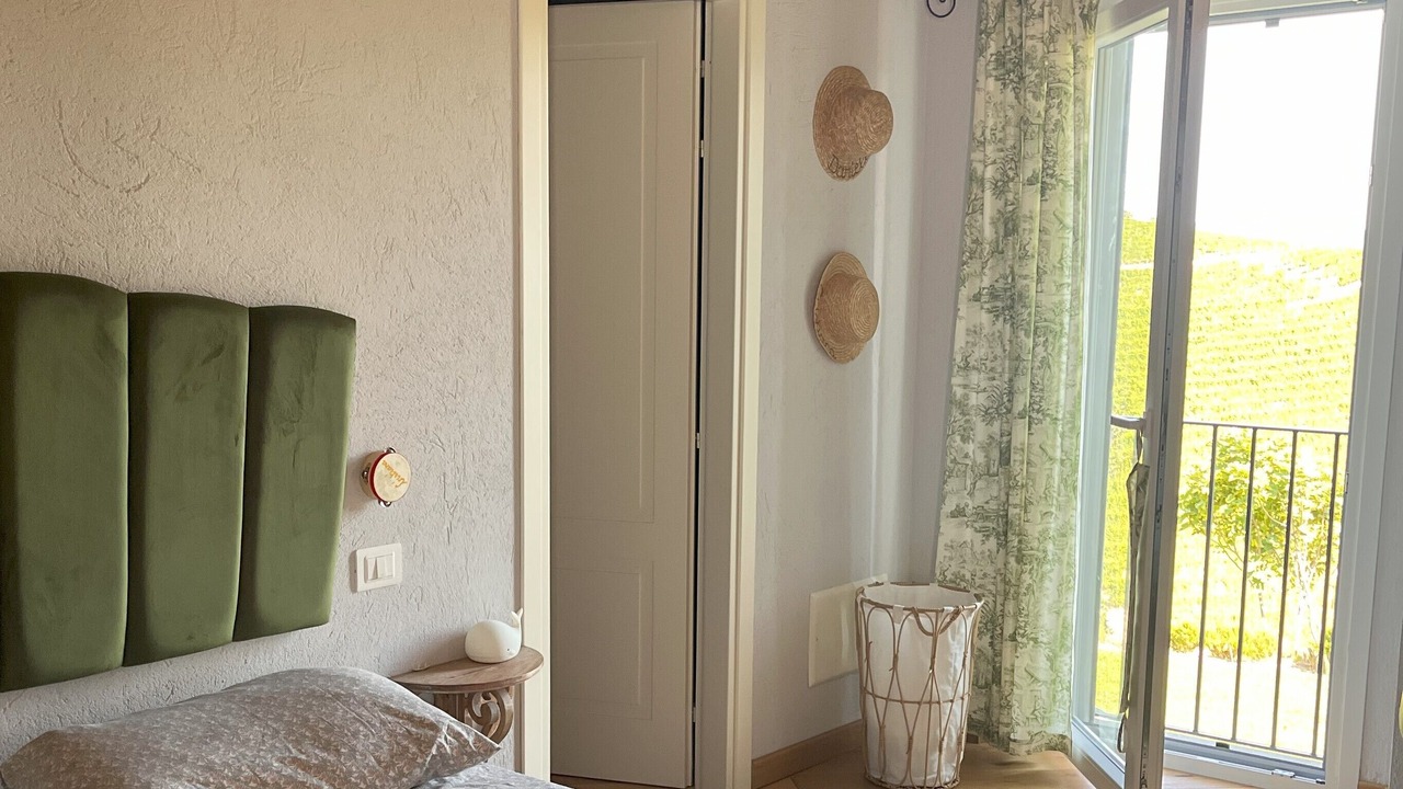 Photo of Bedroom in Mango