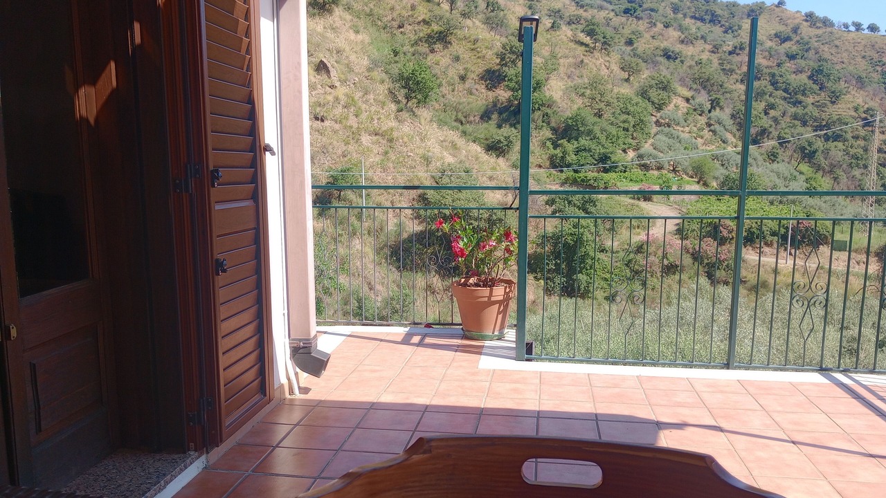 Photo of Patio Balcony in Mitogio