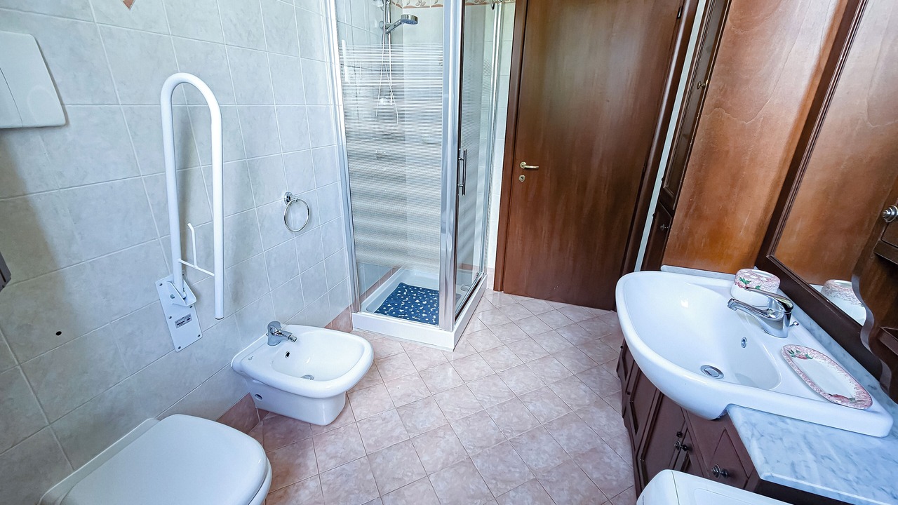 Photo of Bathroom in Ferno