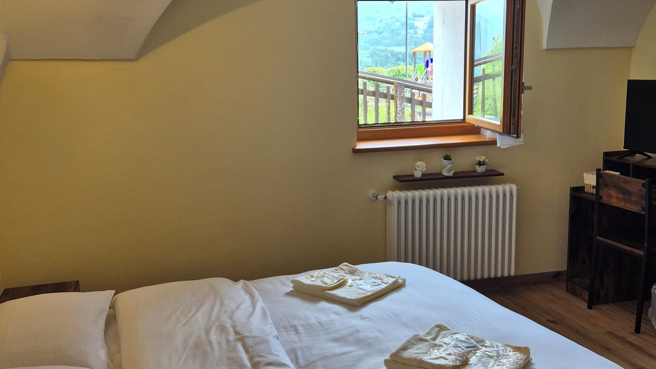 Photo of Bedroom in Cares