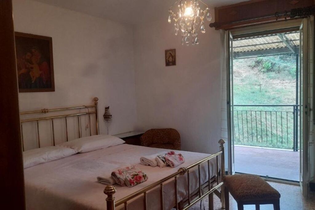 Photo of Bedroom in Beura-Cardezza