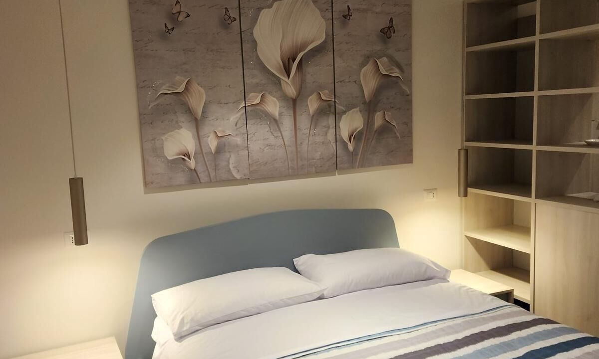 Photo of Bedroom in Historic Castle District