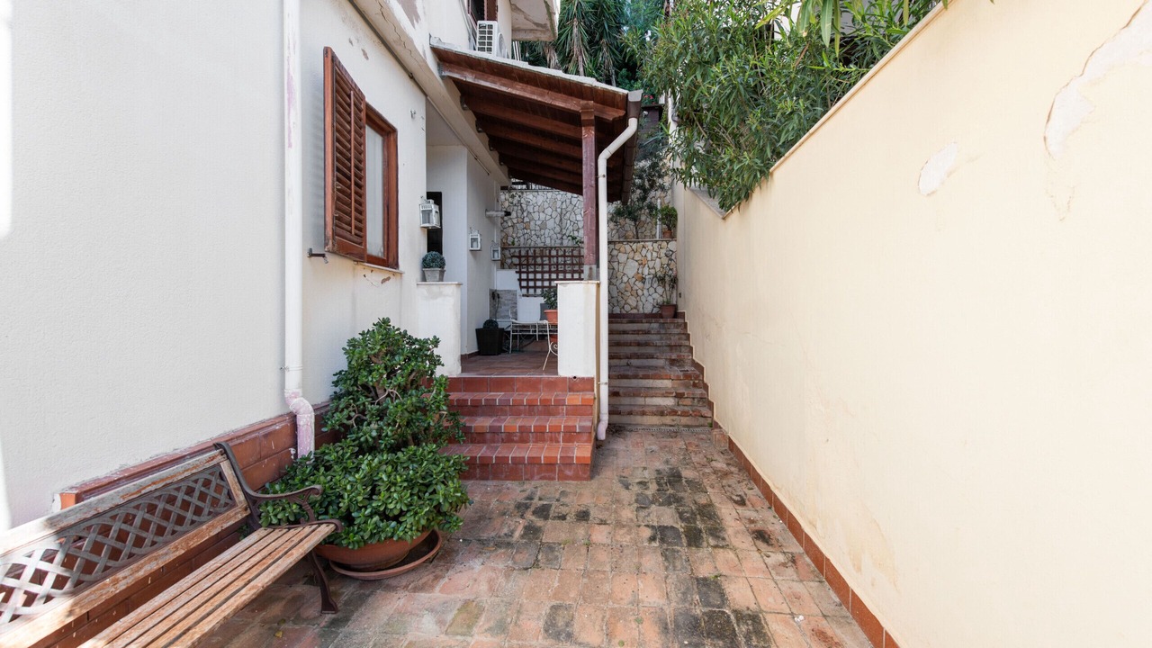 Photo of Patio Balcony in Addaura