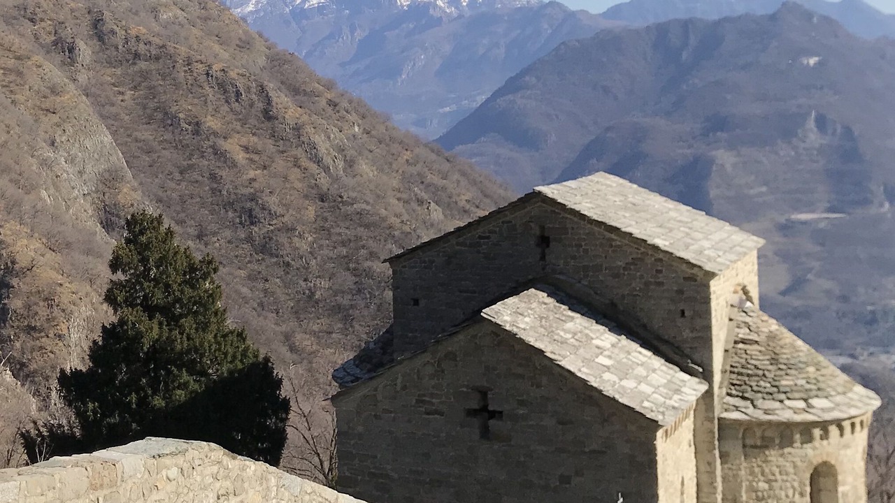 Photo of Others in Albate