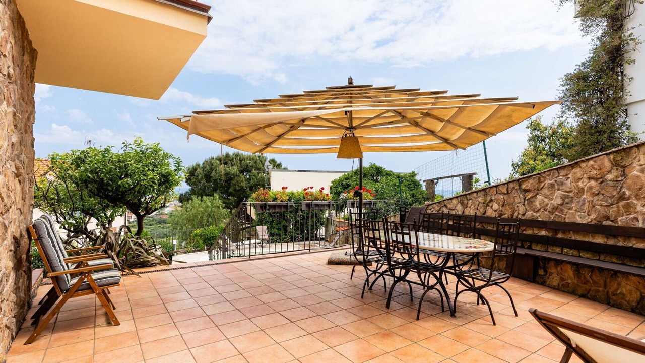 Photo of Patio Balcony in Borghetto Santo Spirito