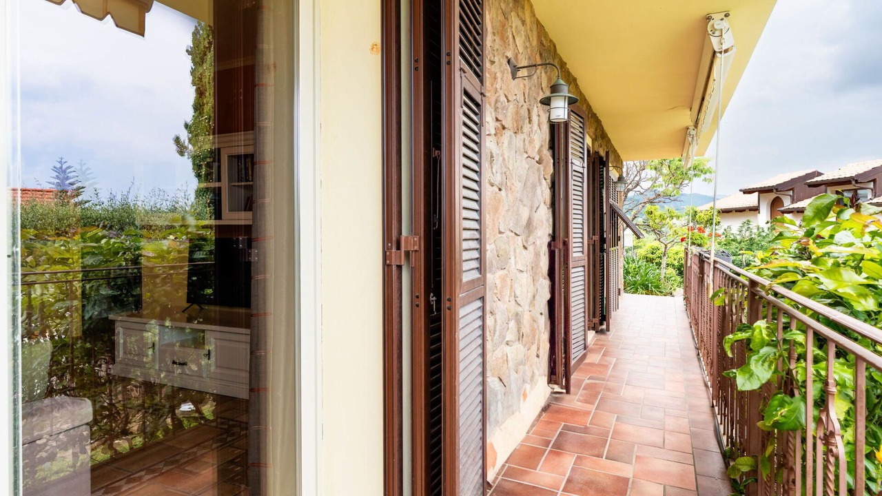 Photo of Patio Balcony in Borghetto Santo Spirito
