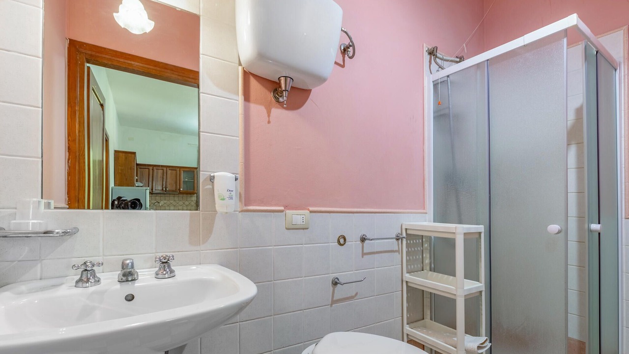Photo of Bathroom in Montone