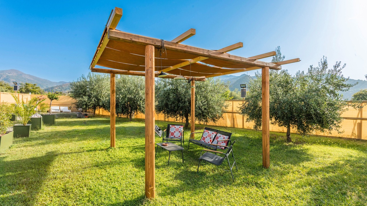 Photo of Patio Balcony in Mitogio