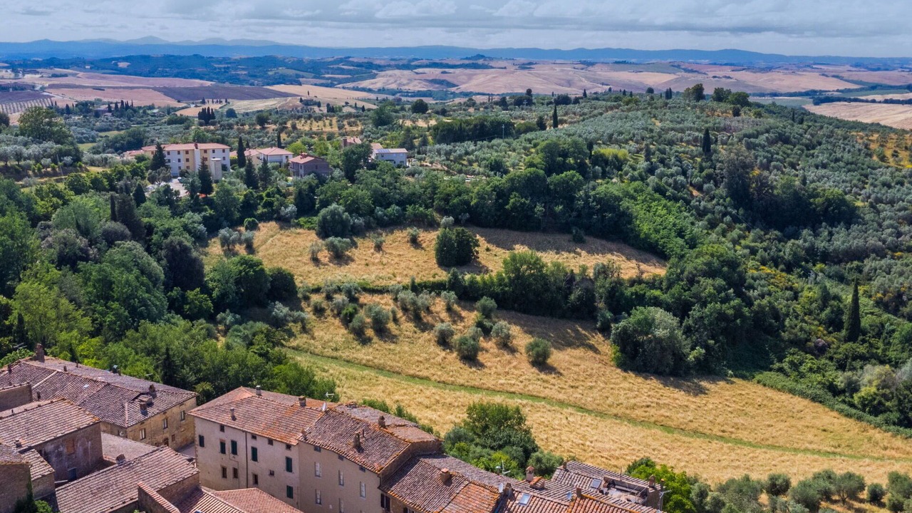 Photo of Others in Montisi
