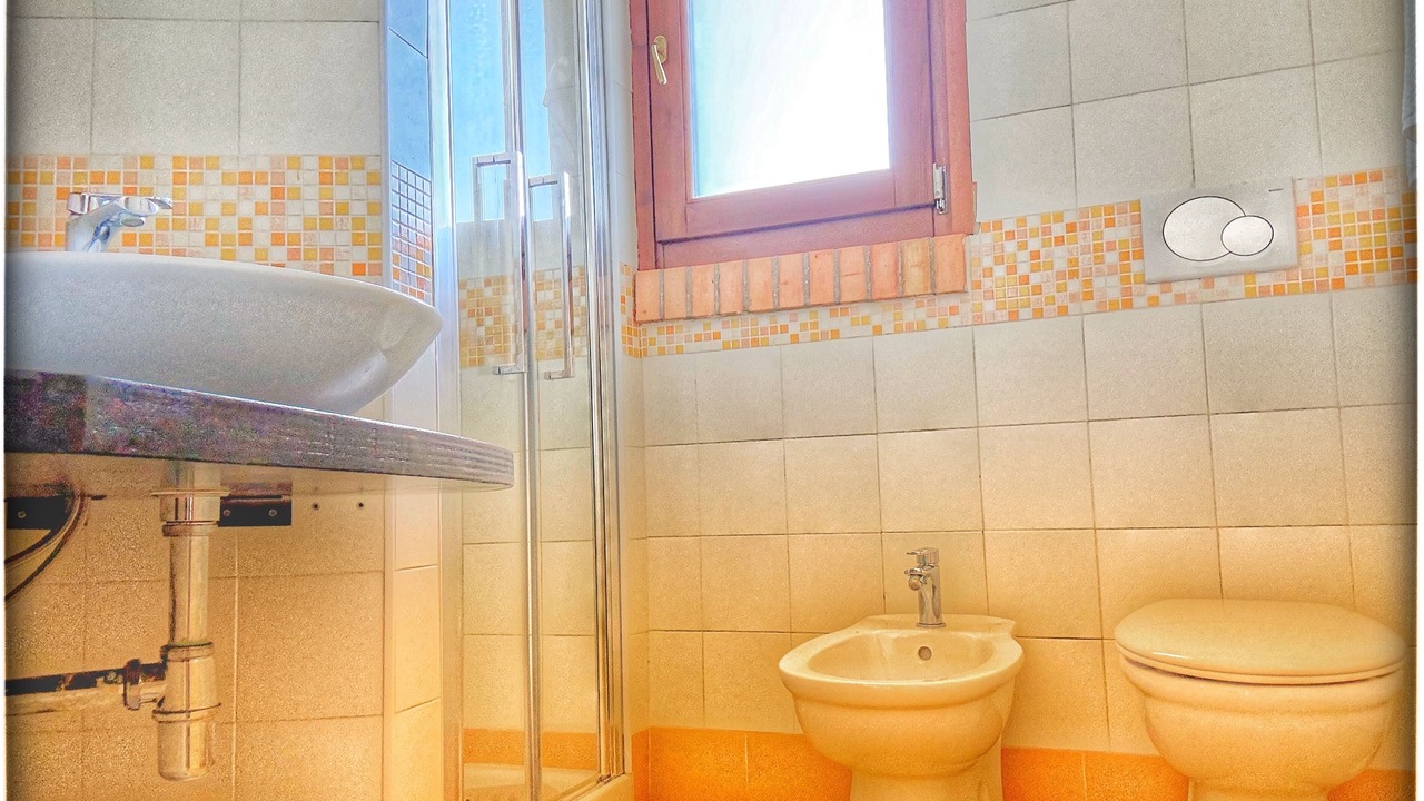 Photo of Bathroom in Cutro