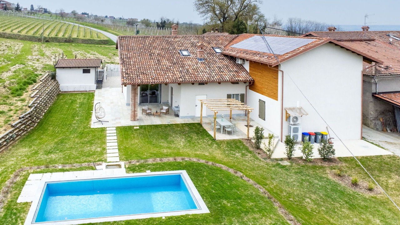 Photo of Outdoor in Novello