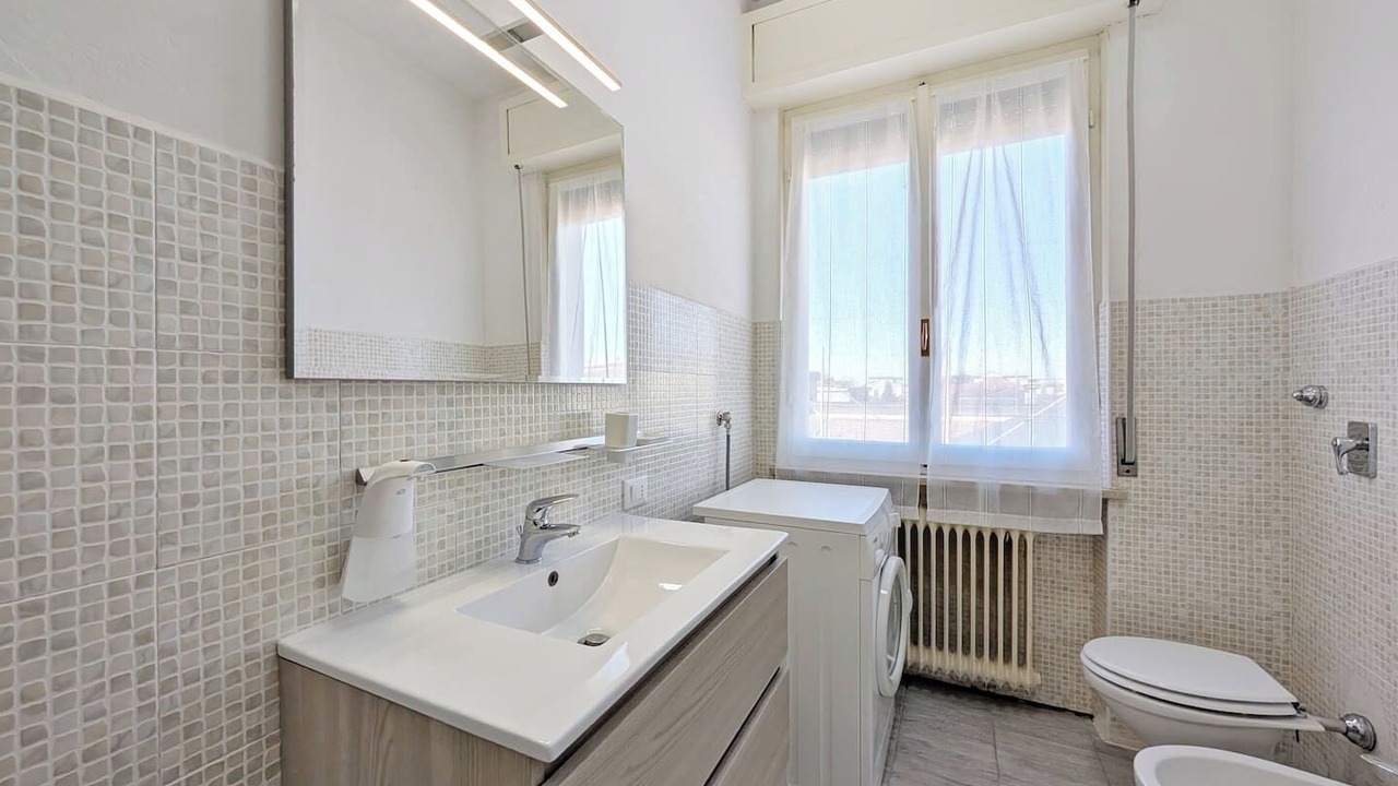 Photo of Bathroom in Crema