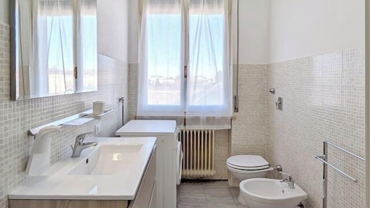 Photo of Bathroom in Crema
