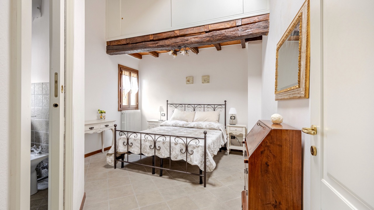 Photo of Bedroom in Castello di Serravalle
