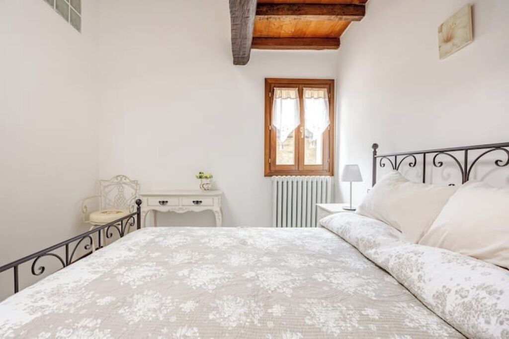 Photo of Bedroom in Castello di Serravalle
