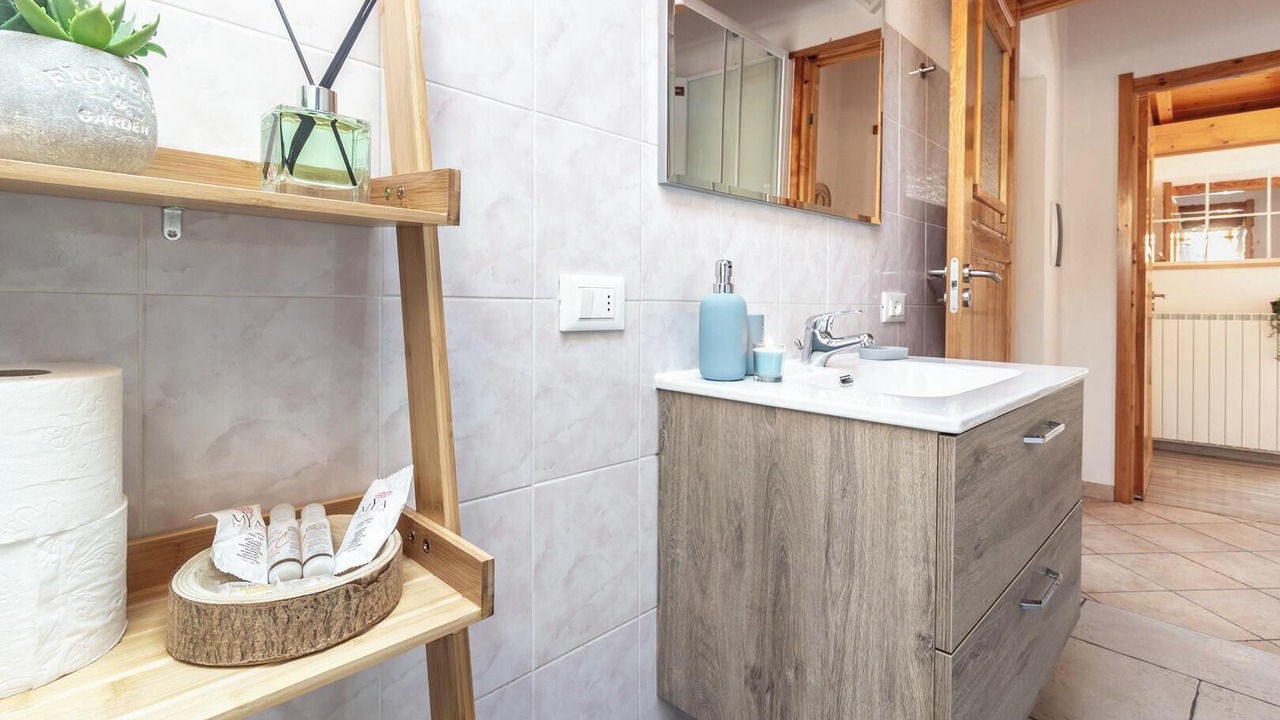 Photo of Bathroom in Brusimpiano